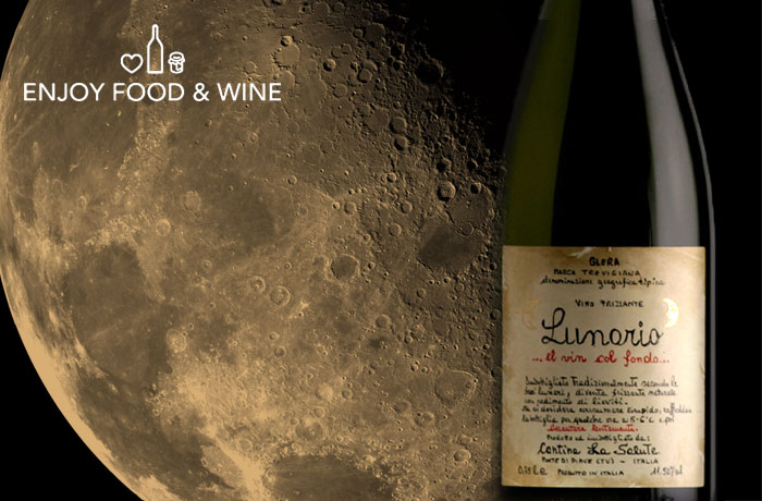 Lunario bottiglia Cantina La Salute con luna di sfondo Enjoy Food Wine - Recensione
