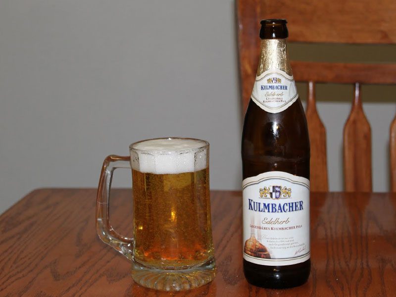 birra agrícola con bicchiere - EFW
