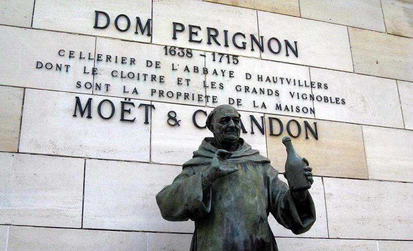 Dom Perignon statua | Enjoy Food & Wine